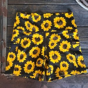 Constantly Varied Gear CVG Sunflower Workout/Gym 5” Shorts - Medium